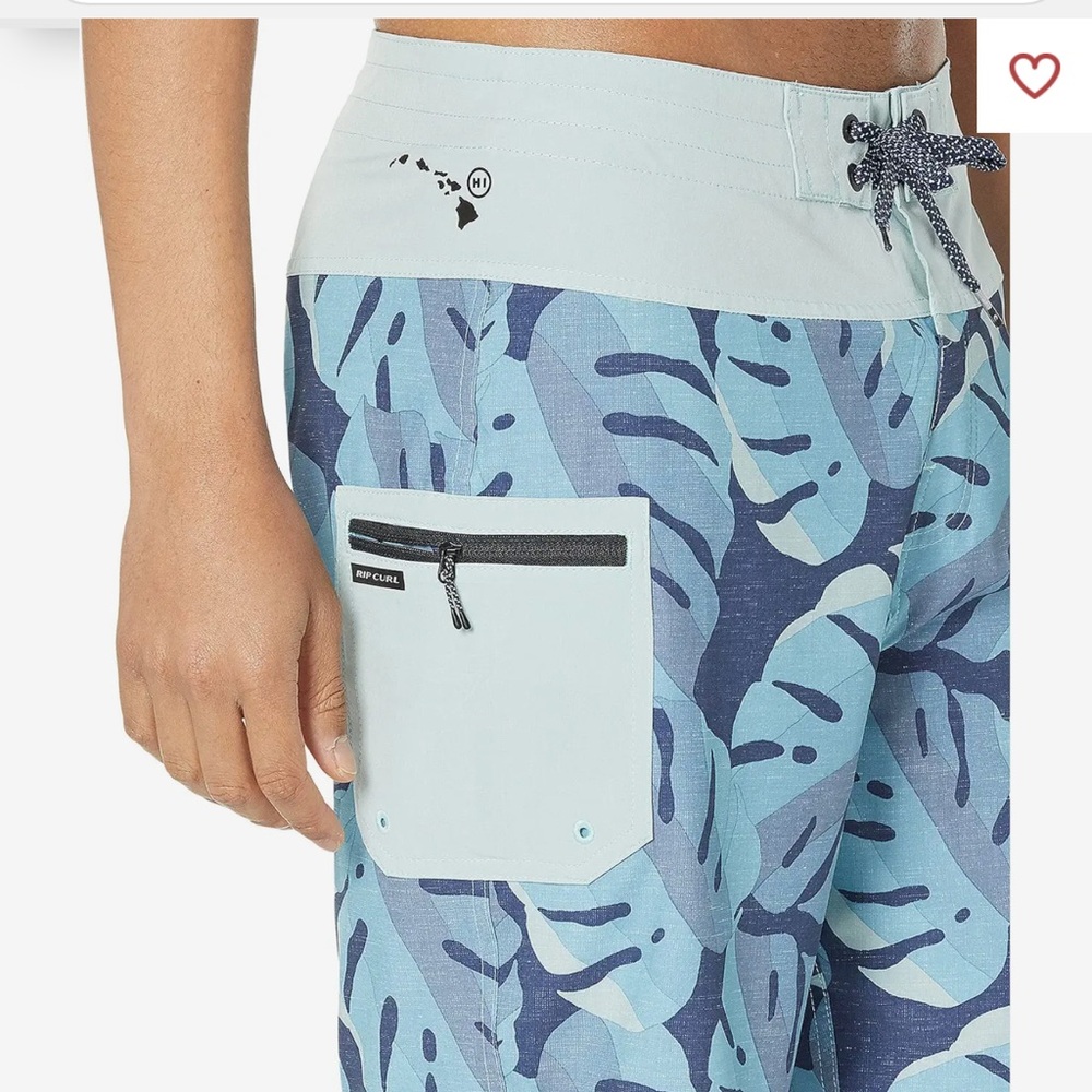 Ripcurl mirage board shorts - Picture 2 of 5